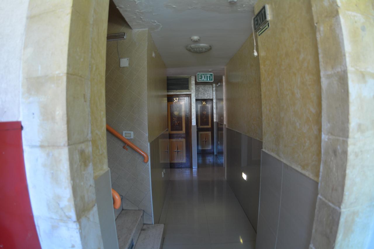 Palm Hostel เยรูซาเลม ภายนอก รูปภาพ